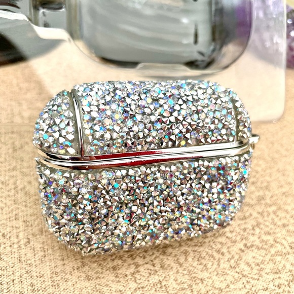 NWT Iridescent AirPod Pro Case - Picture 3 of 8